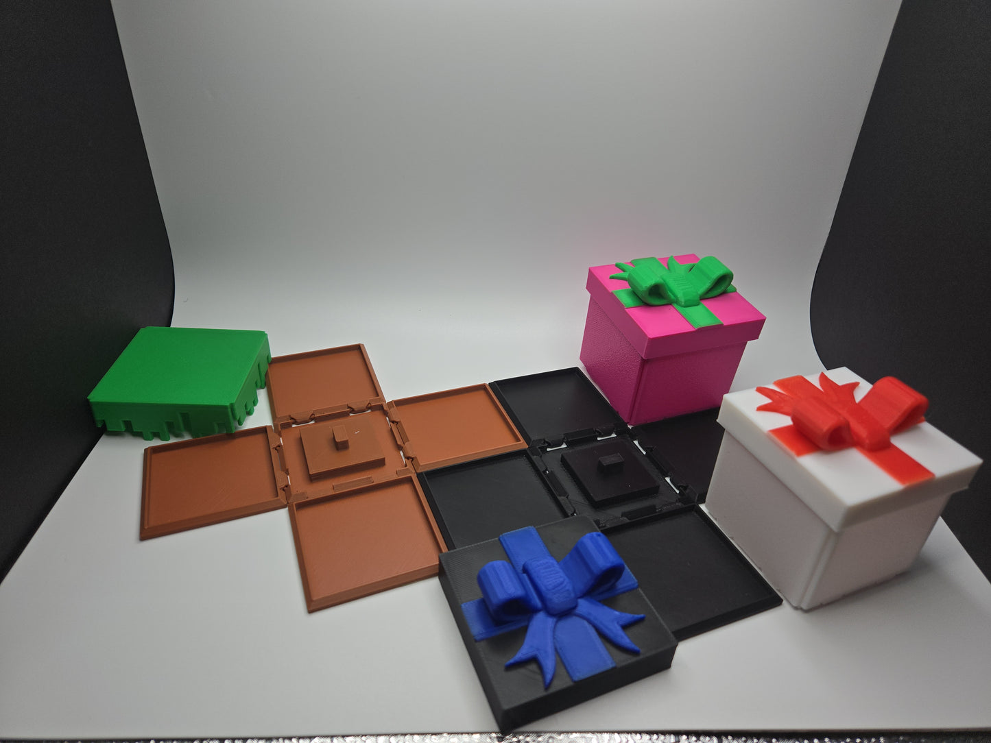 Surprise Box - 3D Printed Transforming Gift - Heart/Flip Off